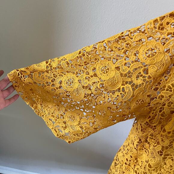 NWT Lane Bryant Gold Yellow Bell Sleeve Eyelet Lace Shift Dress Wmns 4X/26/28 - Picture 6 of 10
